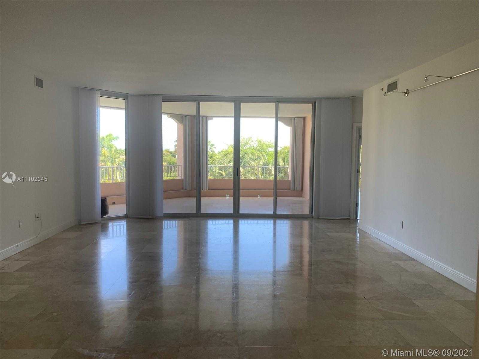 Small Image of 749 CRANDON BL #411, Key Biscayne Number 5