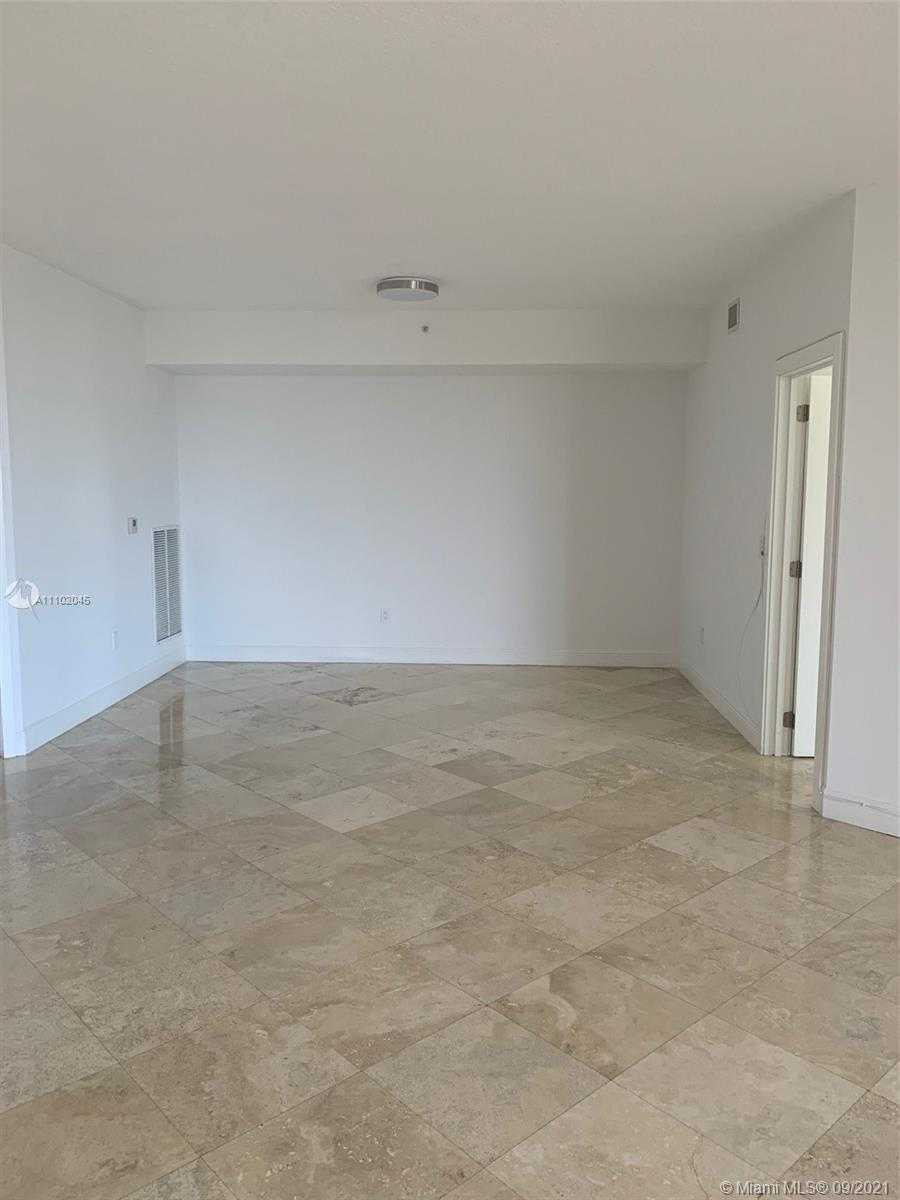 Small Image of 749 CRANDON BL #411, Key Biscayne Number 6