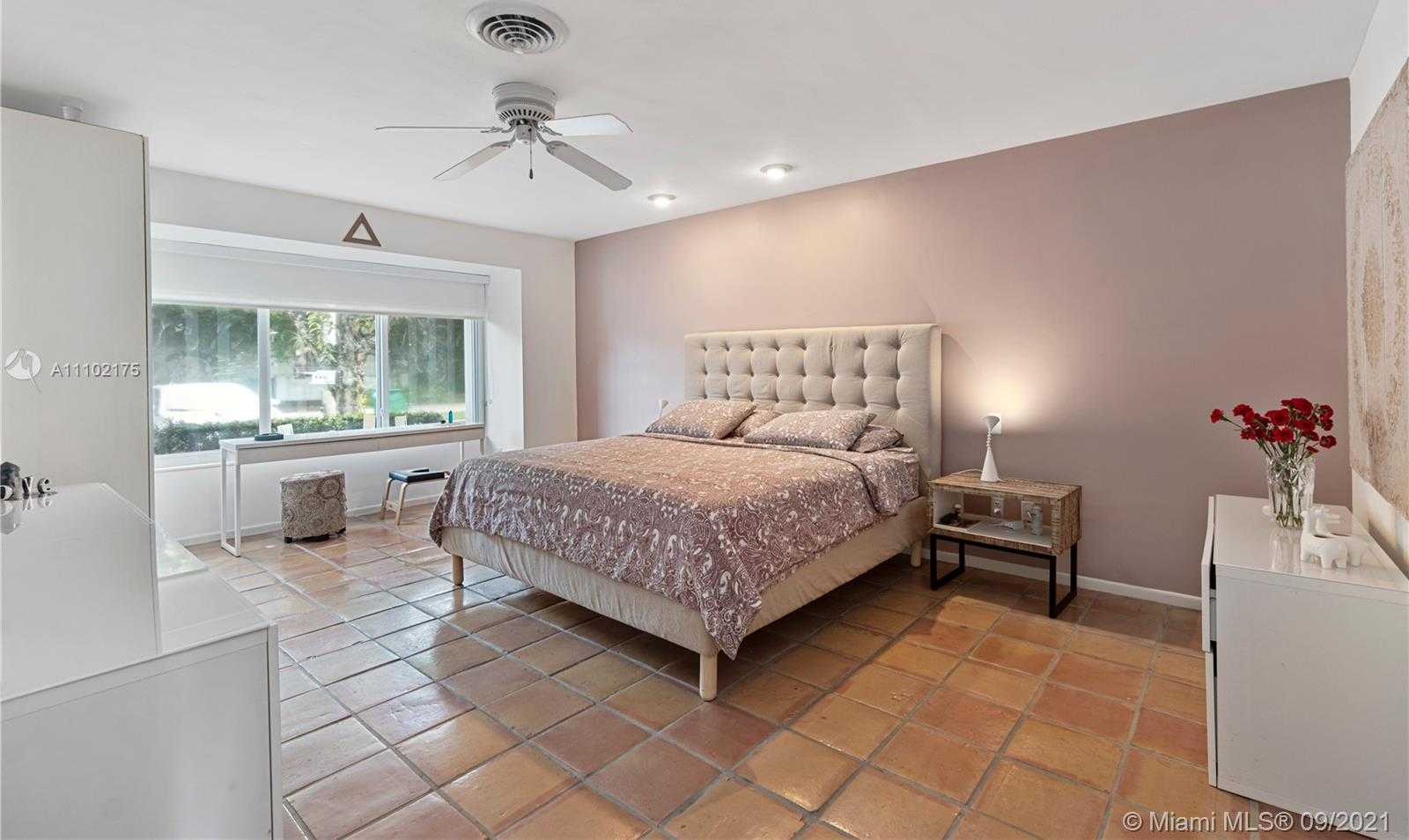 Small Image of 19950 NORTH EAST 24TH AVE #19950, Aventura Number 10