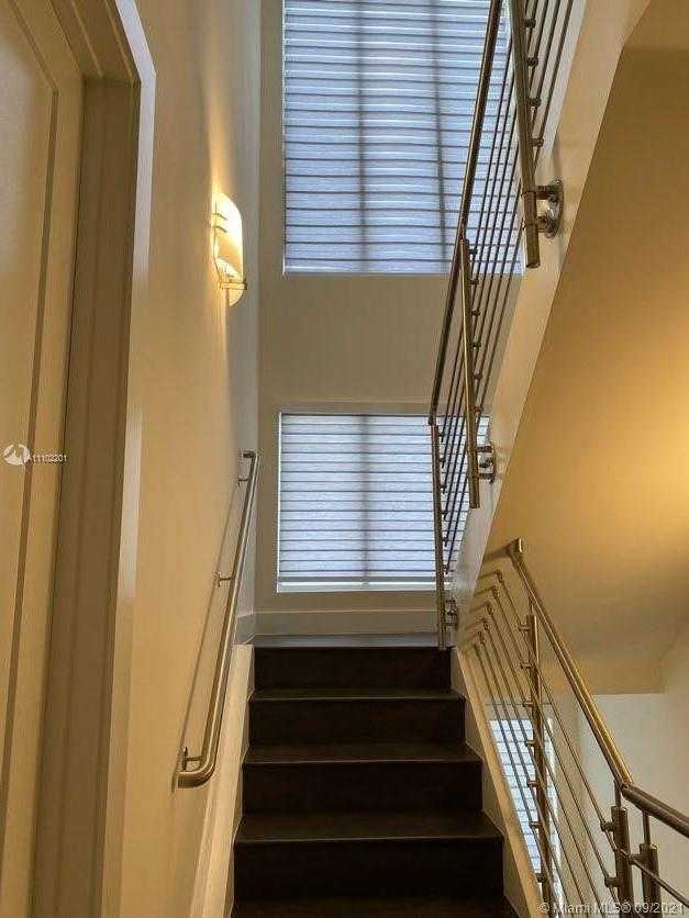 Small Image of 10360 NORTH WEST 64TH ST, Doral Number 2