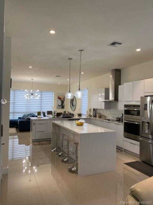 Small Image of 10360 NORTH WEST 64TH ST, Doral Number 7