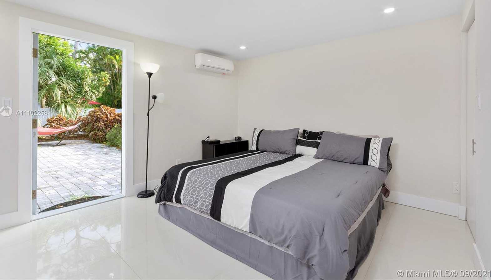 Small Image of 1808 SOUTH WEST 9TH ST #1-2, Fort Lauderdale Number 12