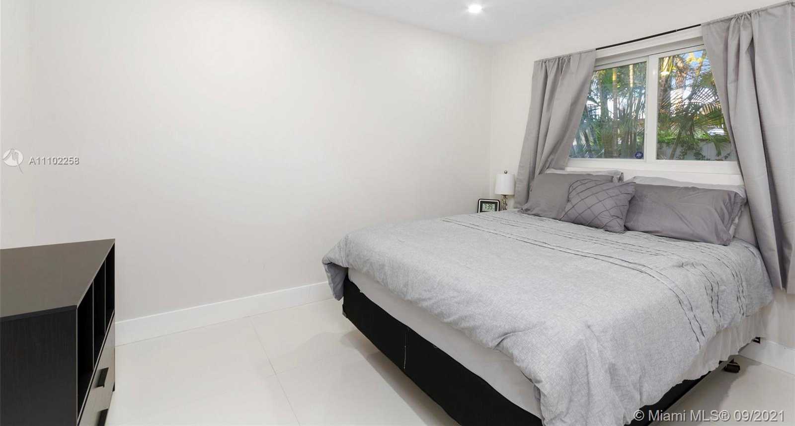 Small Image of 1808 SOUTH WEST 9TH ST #1-2, Fort Lauderdale Number 20