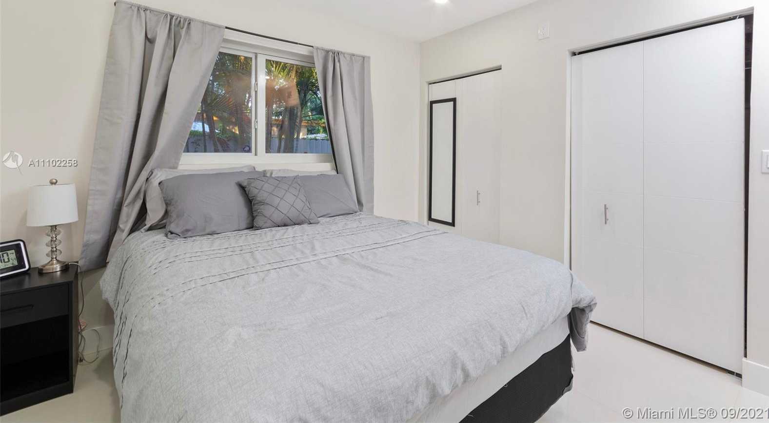 Small Image of 1808 SOUTH WEST 9TH ST #1-2, Fort Lauderdale Number 21