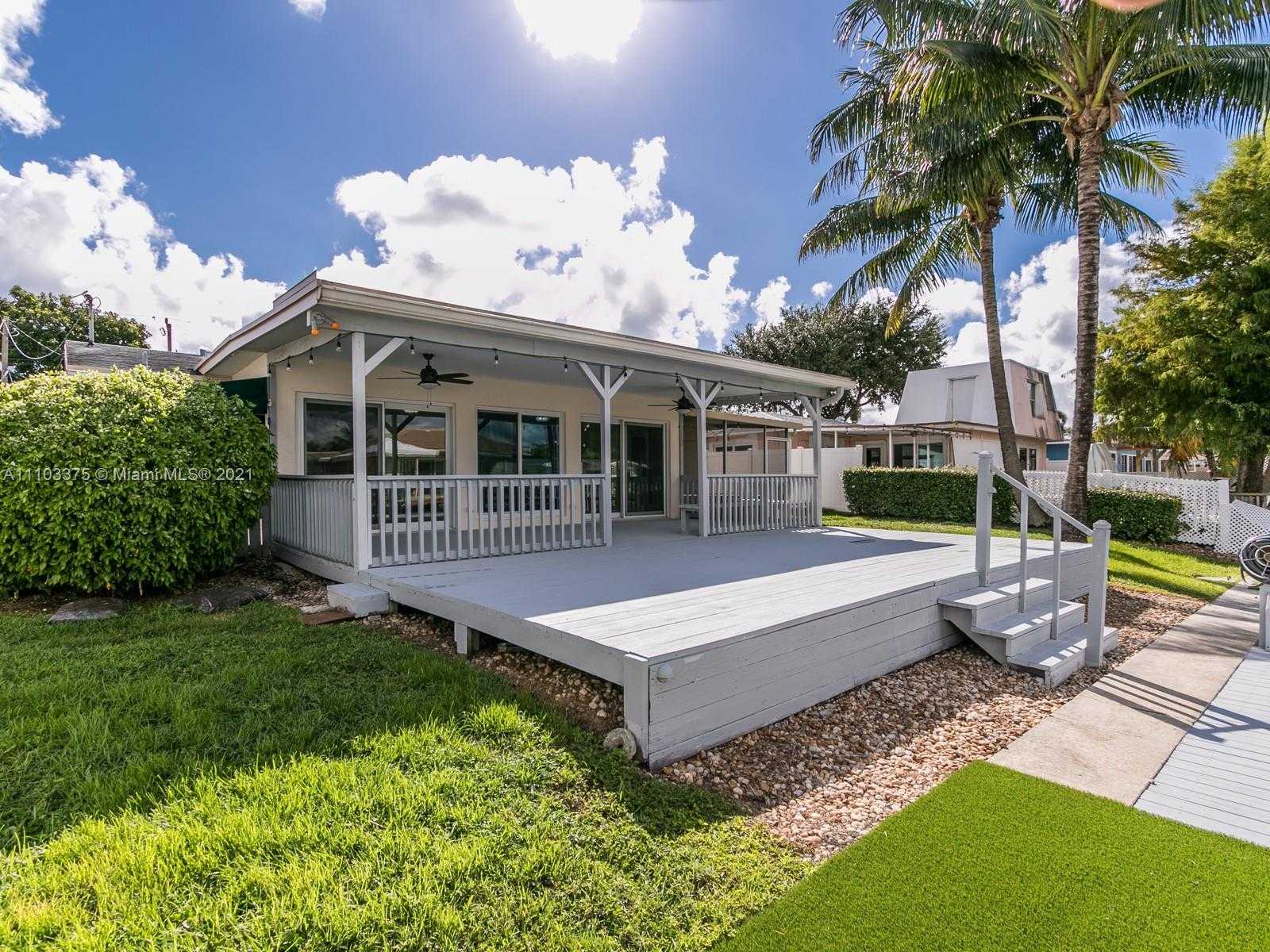 Small Image of 923 NAUTILUS ISLE, Dania Beach Number 13