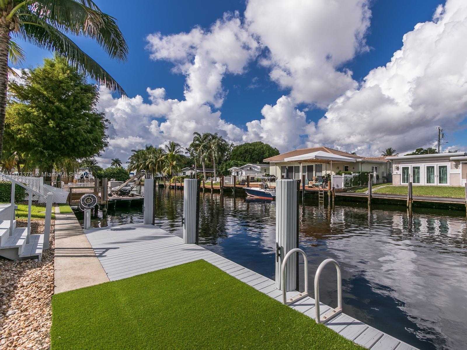 Small Image of 923 NAUTILUS ISLE, Dania Beach Number 14