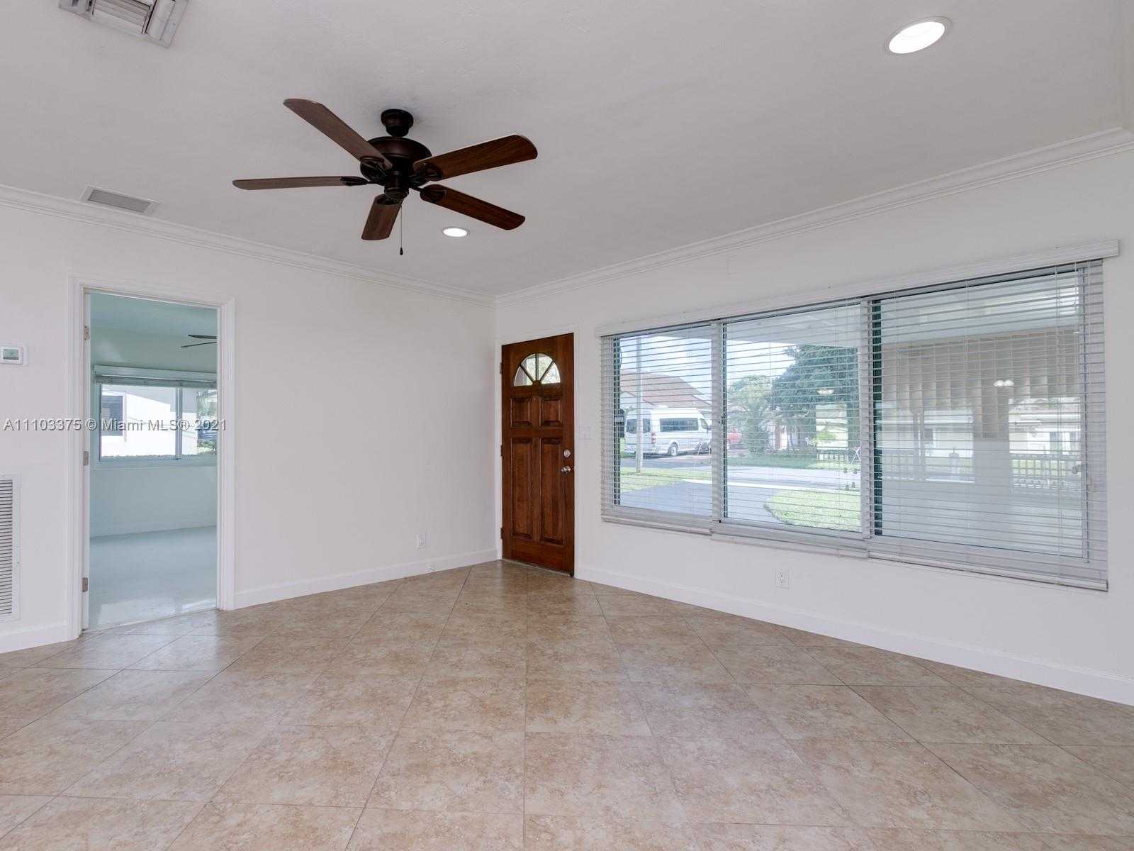 Small Image of 923 NAUTILUS ISLE, Dania Beach Number 19
