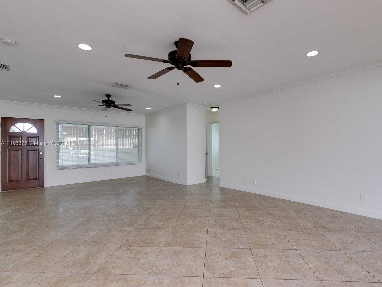 Small Image of 923 NAUTILUS ISLE, Dania Beach Number 23