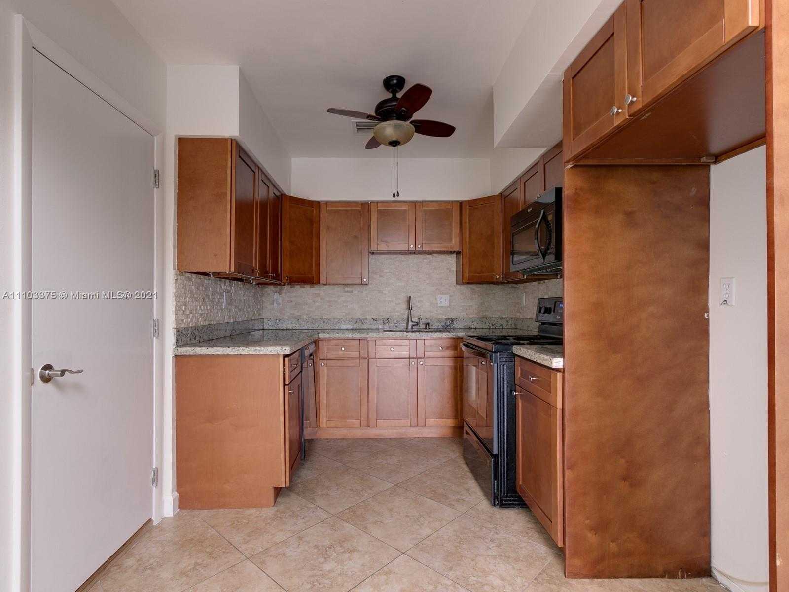 Small Image of 923 NAUTILUS ISLE, Dania Beach Number 27