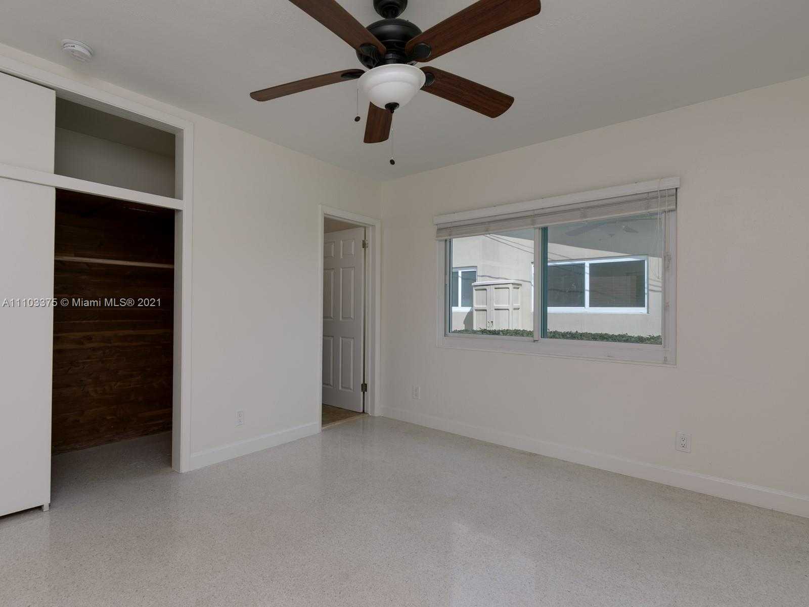 Small Image of 923 NAUTILUS ISLE, Dania Beach Number 31