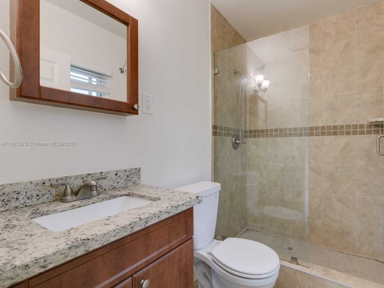 Small Image of 923 NAUTILUS ISLE, Dania Beach Number 34