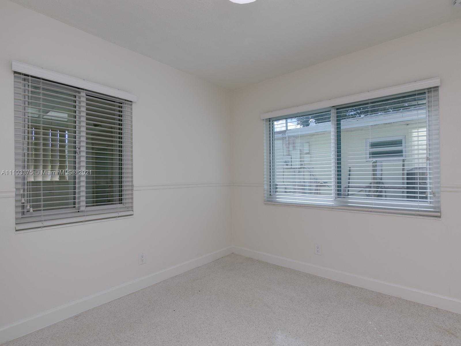 Small Image of 923 NAUTILUS ISLE, Dania Beach Number 36