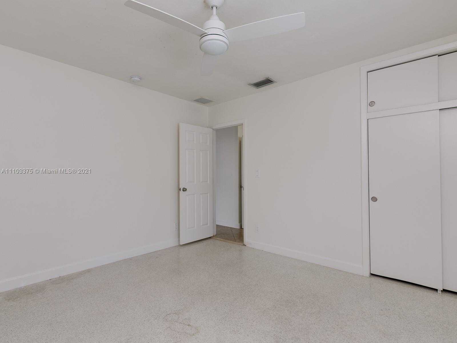 Small Image of 923 NAUTILUS ISLE, Dania Beach Number 39