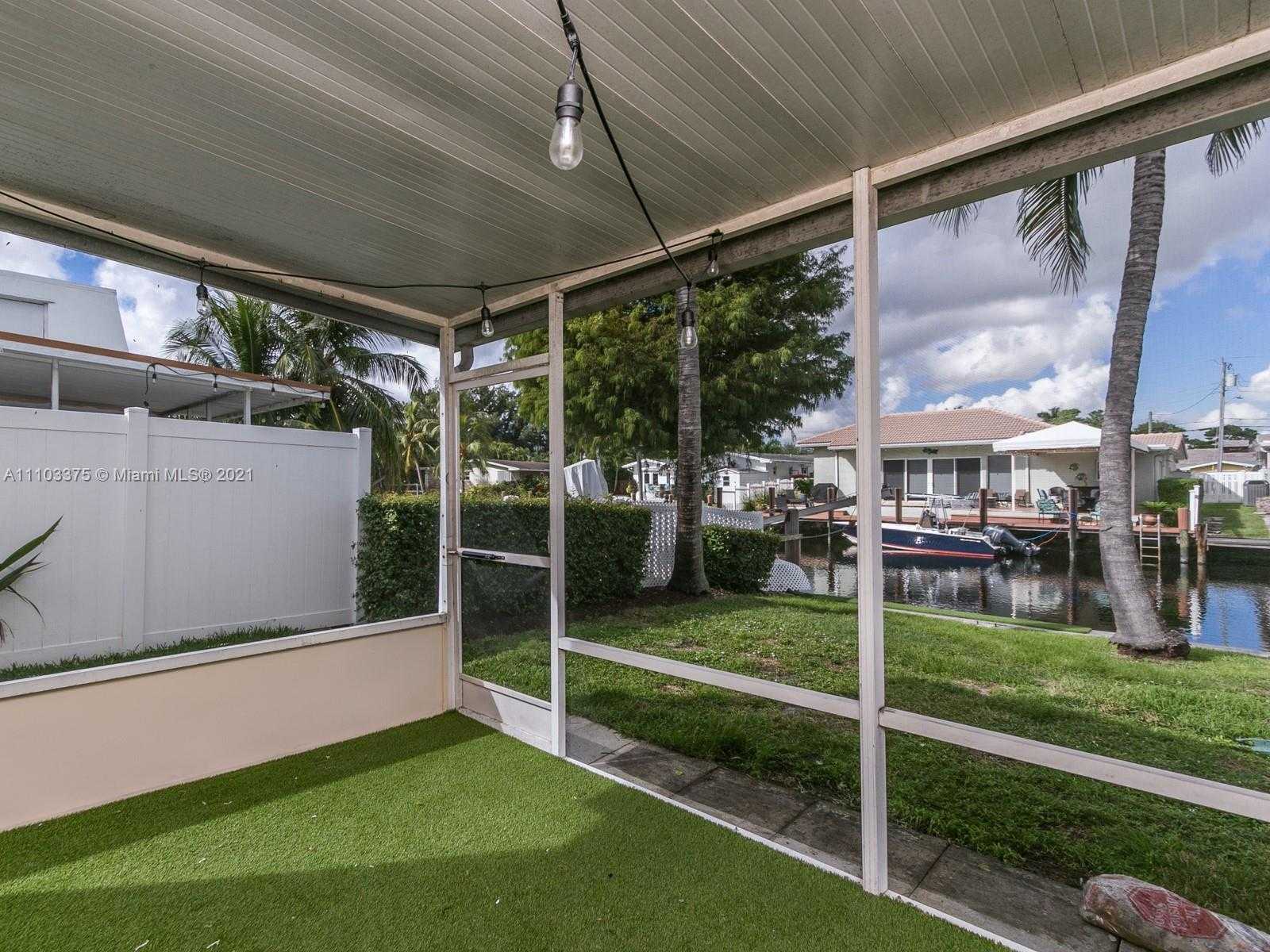 Small Image of 923 NAUTILUS ISLE, Dania Beach Number 4