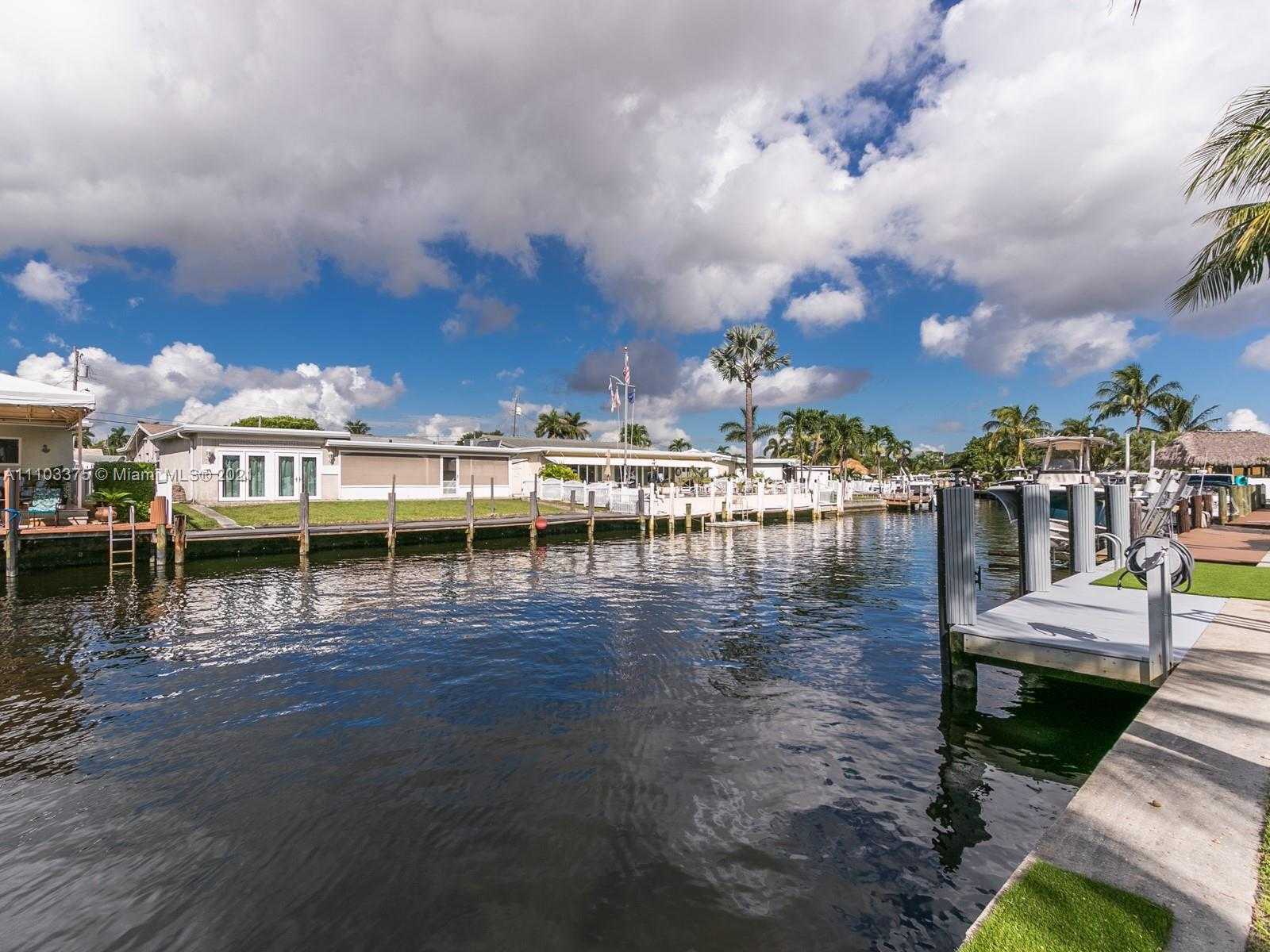Small Image of 923 NAUTILUS ISLE, Dania Beach Number 9