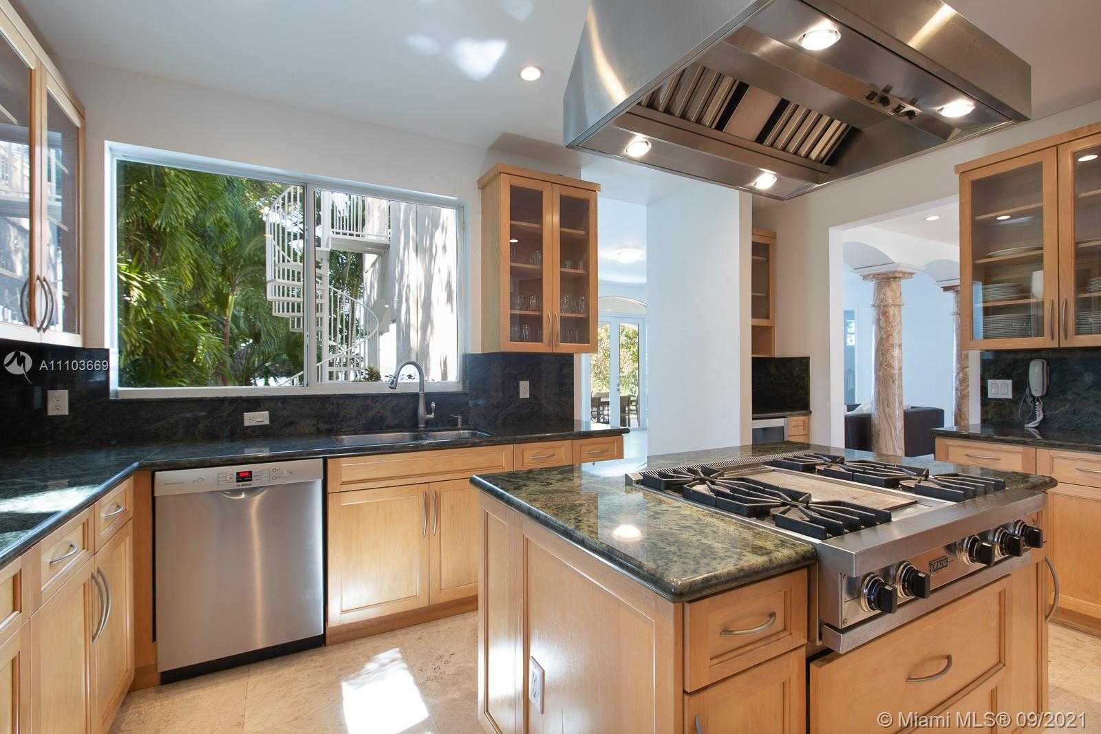 Small Image of 8340 HAWTHORNE AVE, Miami Beach Number 11