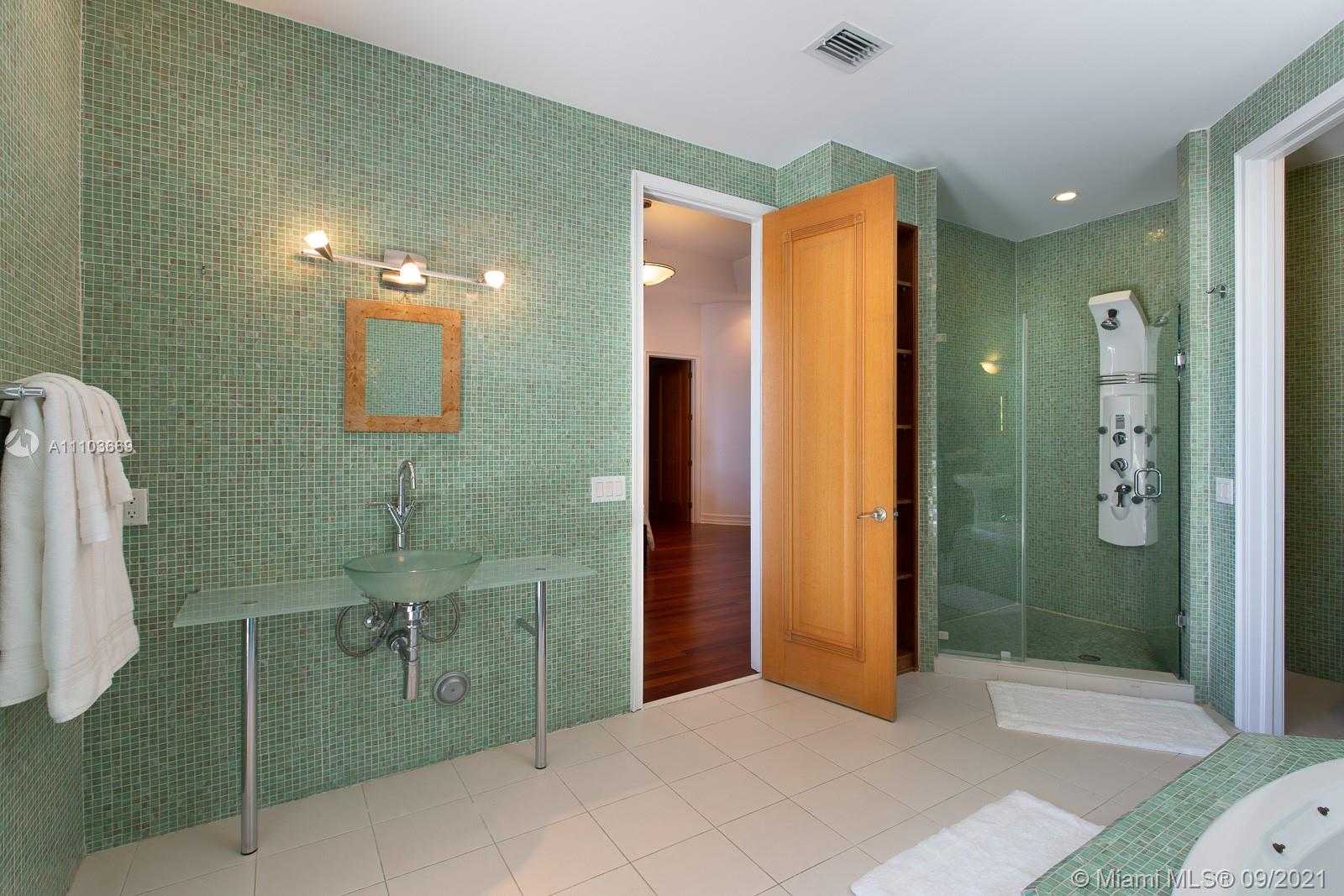Small Image of 8340 HAWTHORNE AVE, Miami Beach Number 17