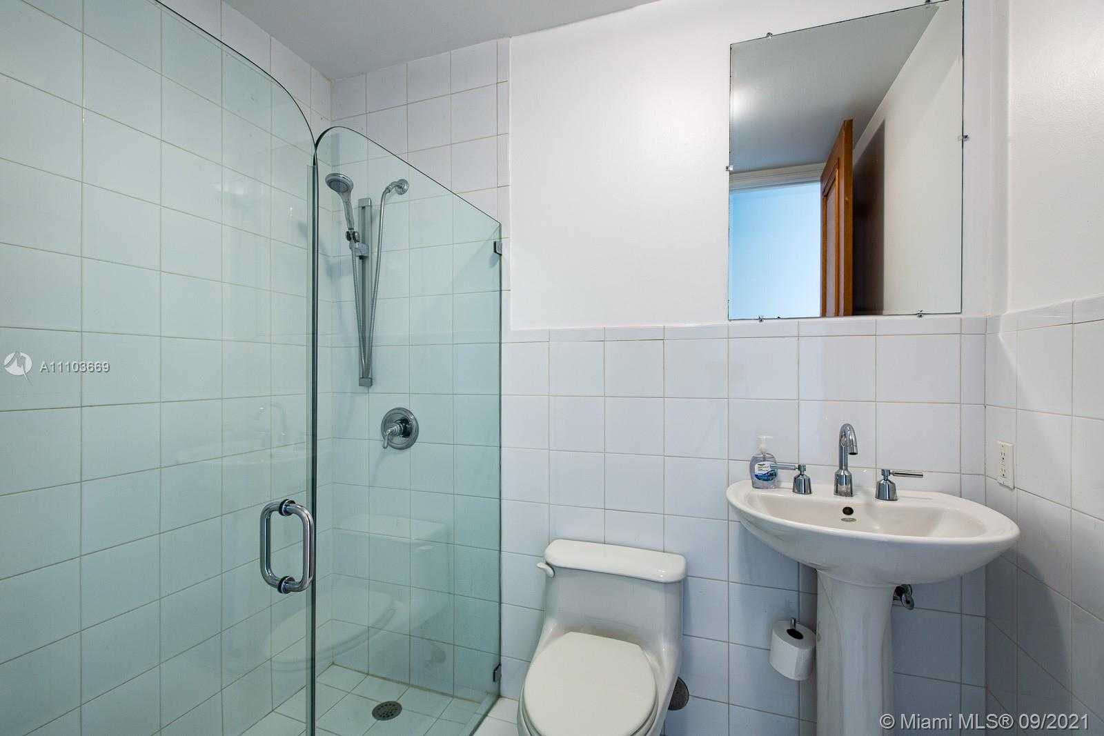 Small Image of 8340 HAWTHORNE AVE, Miami Beach Number 21