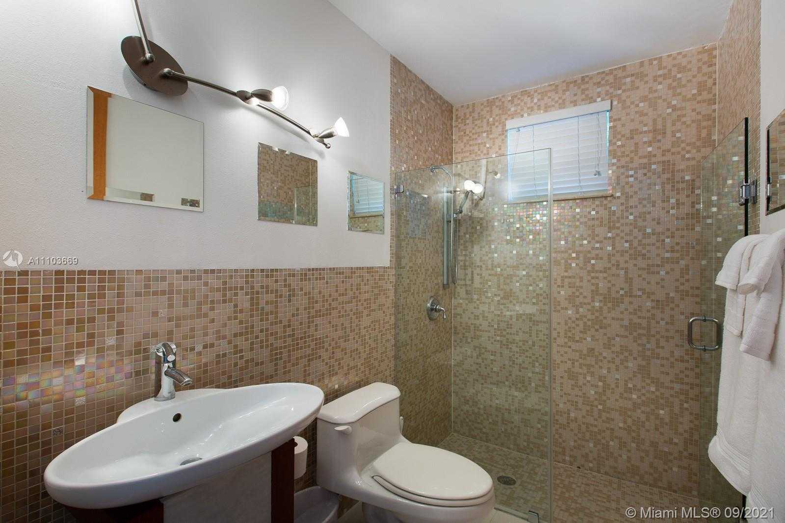 Small Image of 8340 HAWTHORNE AVE, Miami Beach Number 23