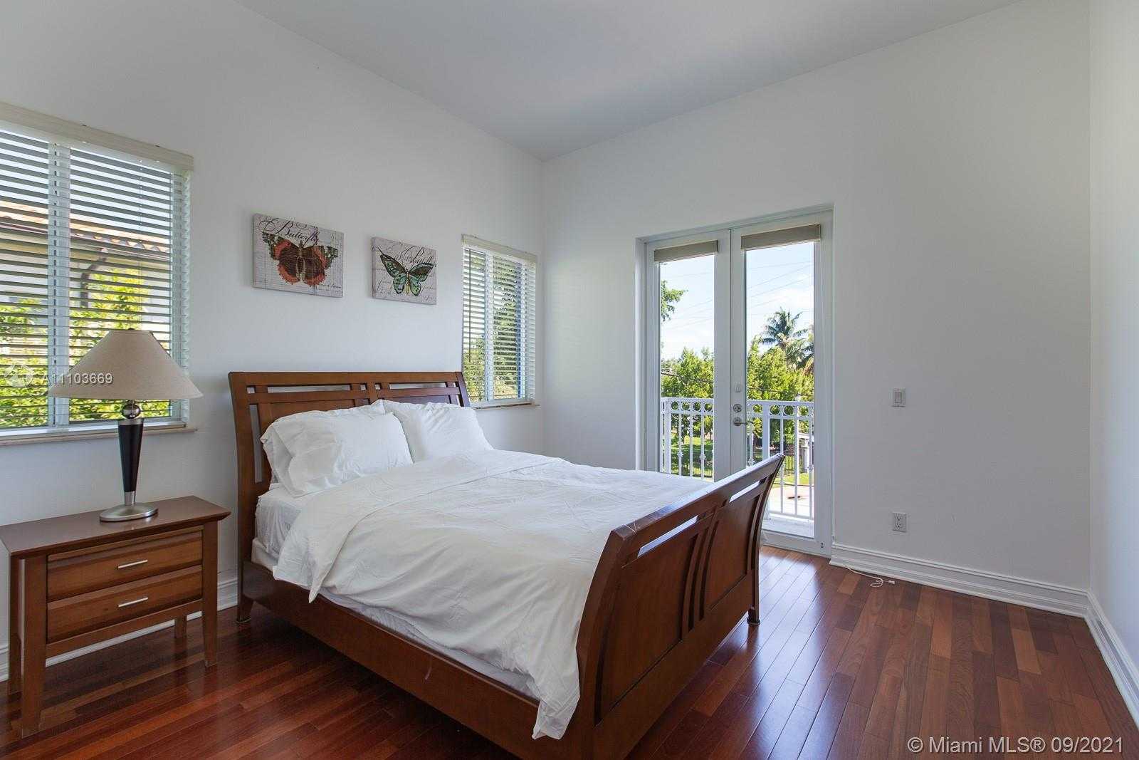 Small Image of 8340 HAWTHORNE AVE, Miami Beach Number 24