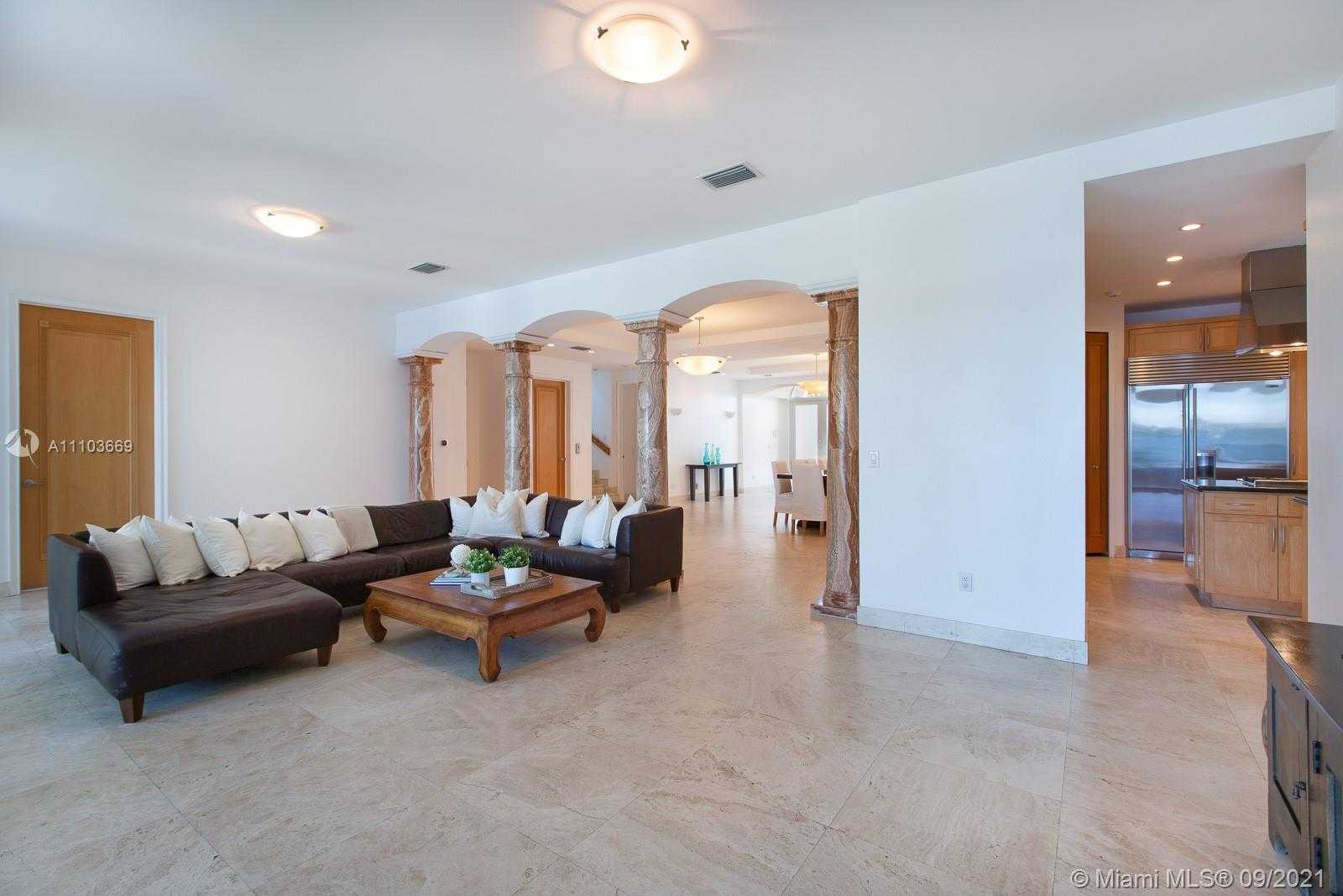 Small Image of 8340 HAWTHORNE AVE, Miami Beach Number 9