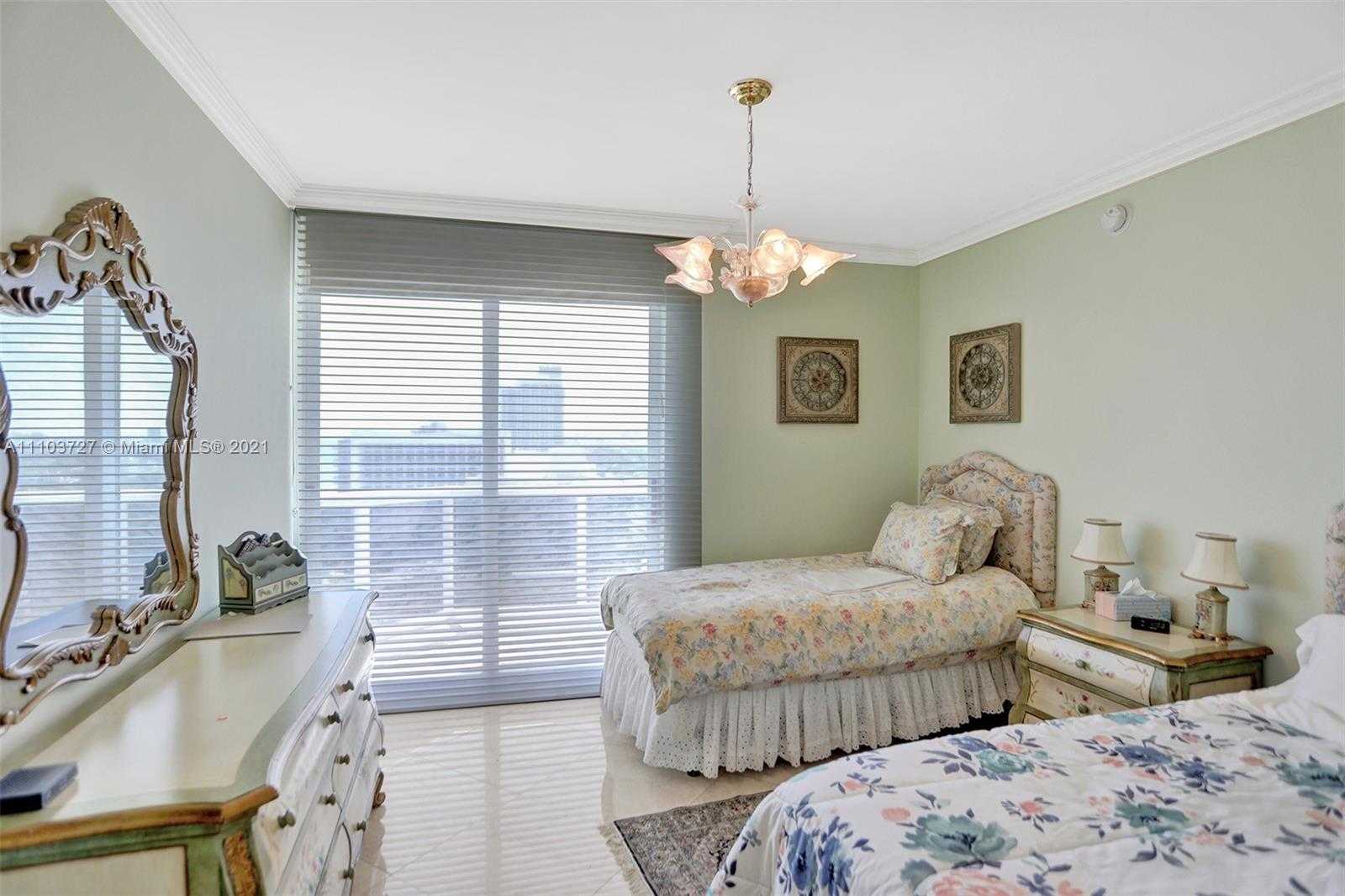 Small Image of 4775 COLLINS AVE #2403, Miami Beach Number 14