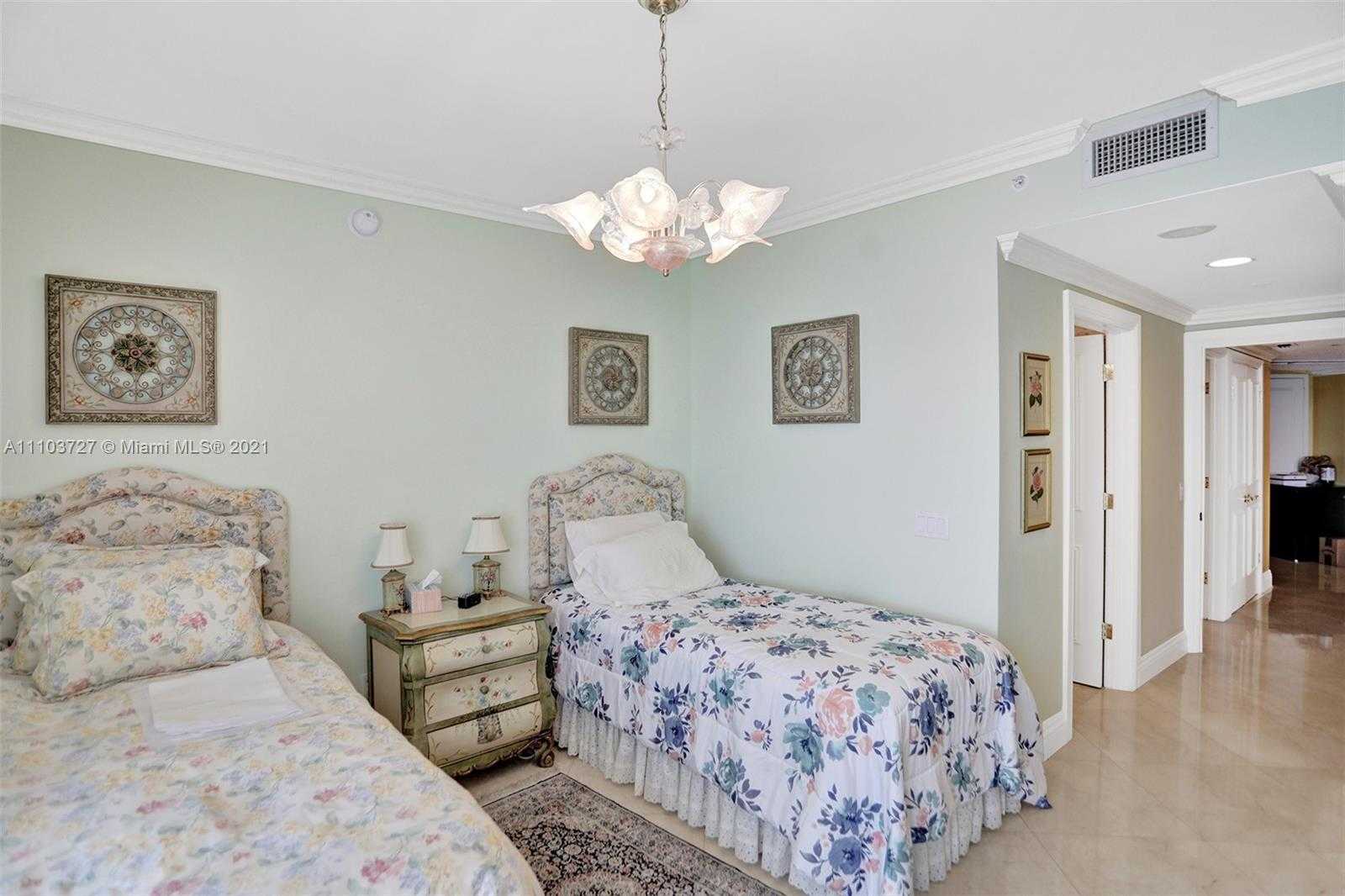 Small Image of 4775 COLLINS AVE #2403, Miami Beach Number 15