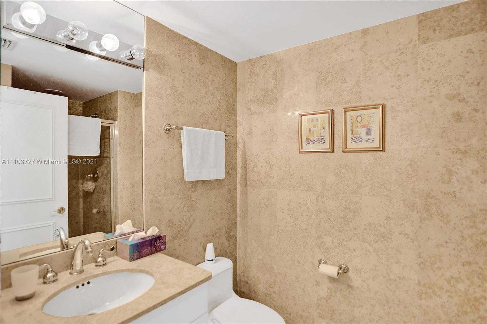 Small Image of 4775 COLLINS AVE #2403, Miami Beach Number 16