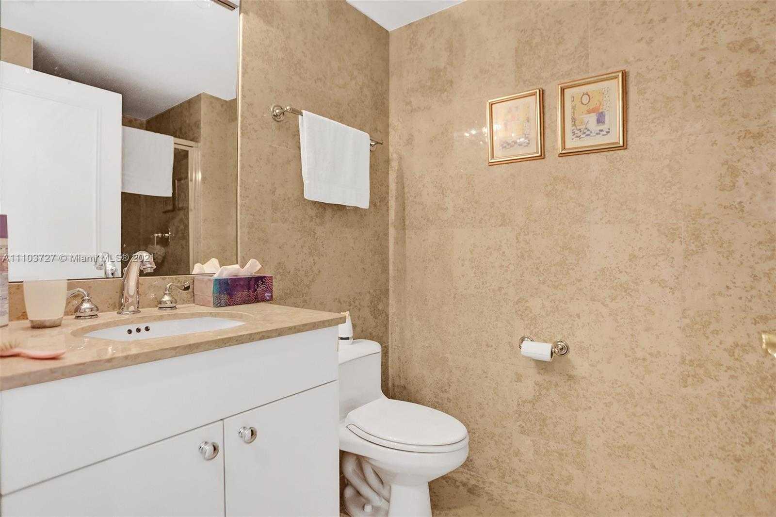 Small Image of 4775 COLLINS AVE #2403, Miami Beach Number 17