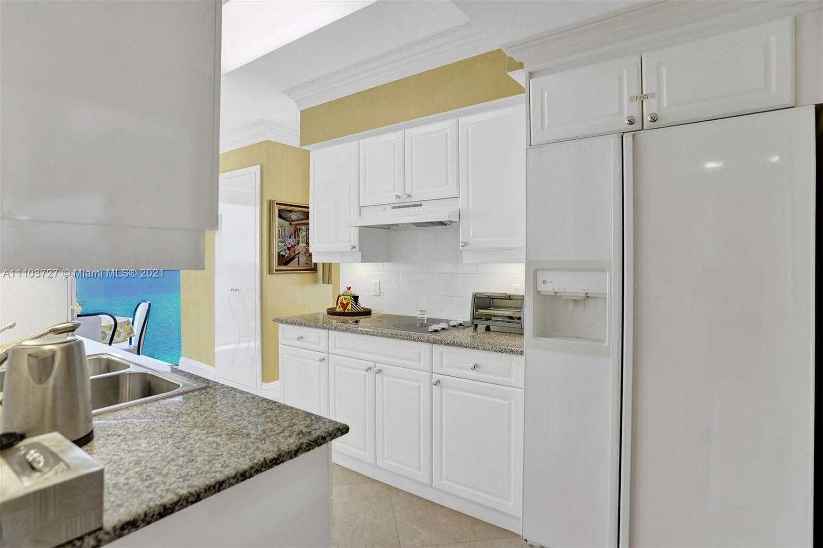 Small Image of 4775 COLLINS AVE #2403, Miami Beach Number 36