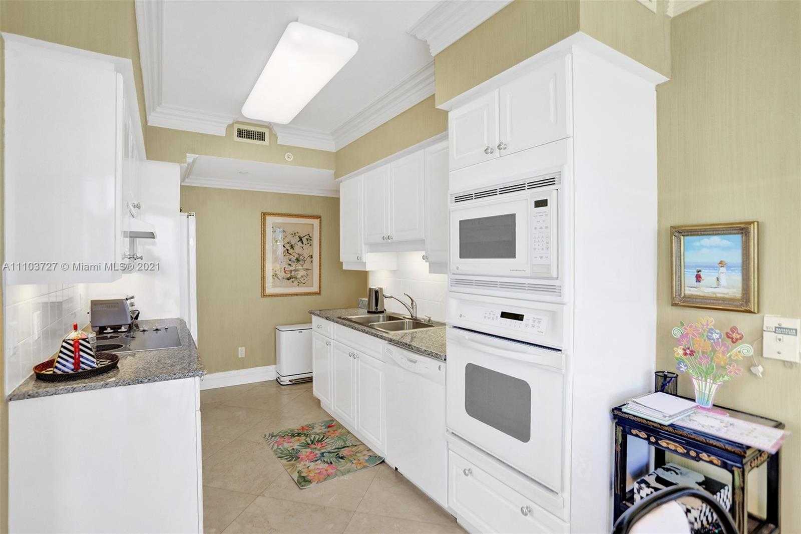 Small Image of 4775 COLLINS AVE #2403, Miami Beach Number 39