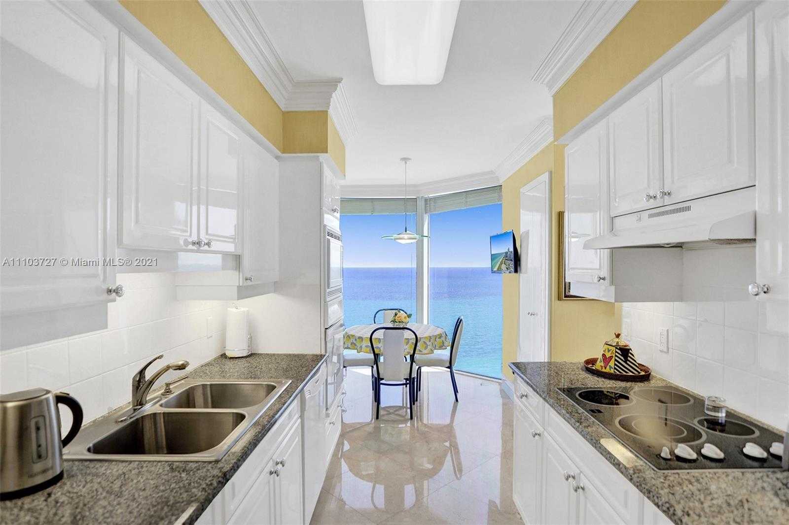 Small Image of 4775 COLLINS AVE #2403, Miami Beach Number 9