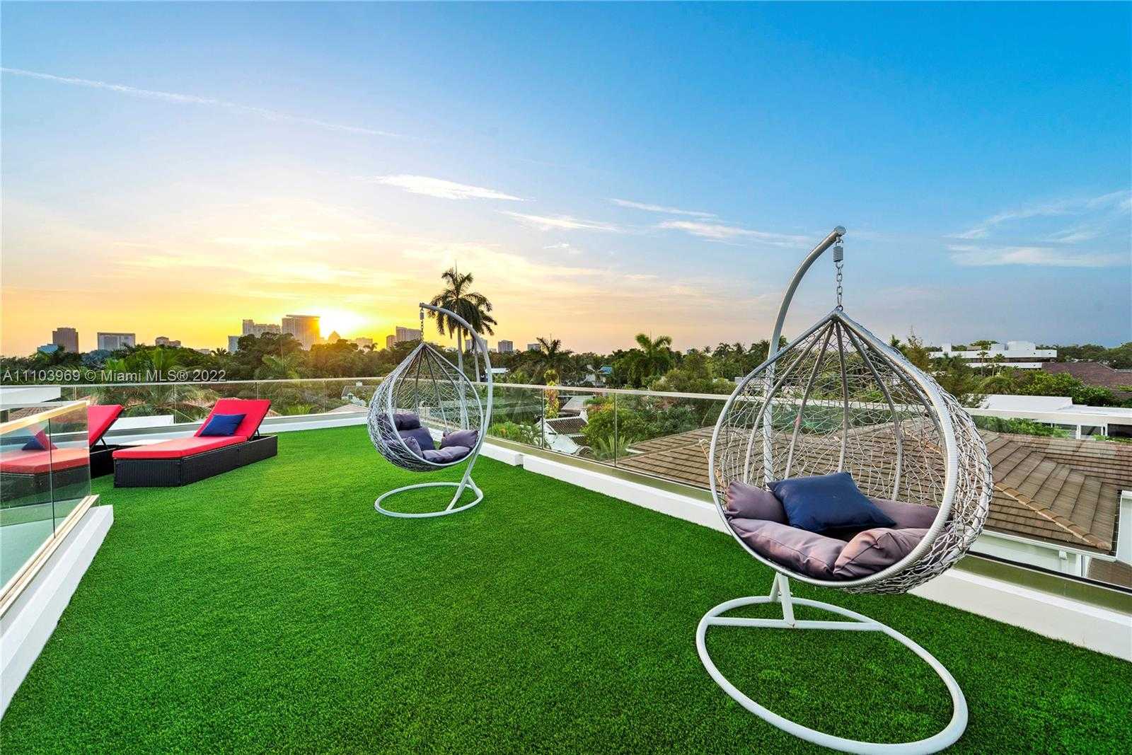 Small Image of 440 MOLA AVE, Fort Lauderdale Number 12