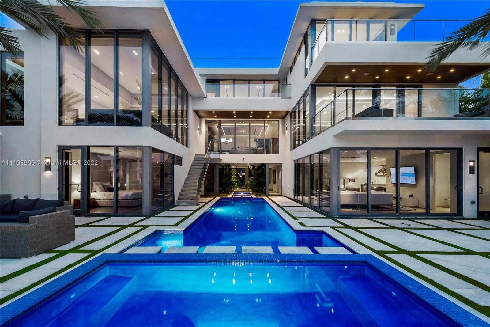 Small Image of 440 MOLA AVE, Fort Lauderdale Number 2