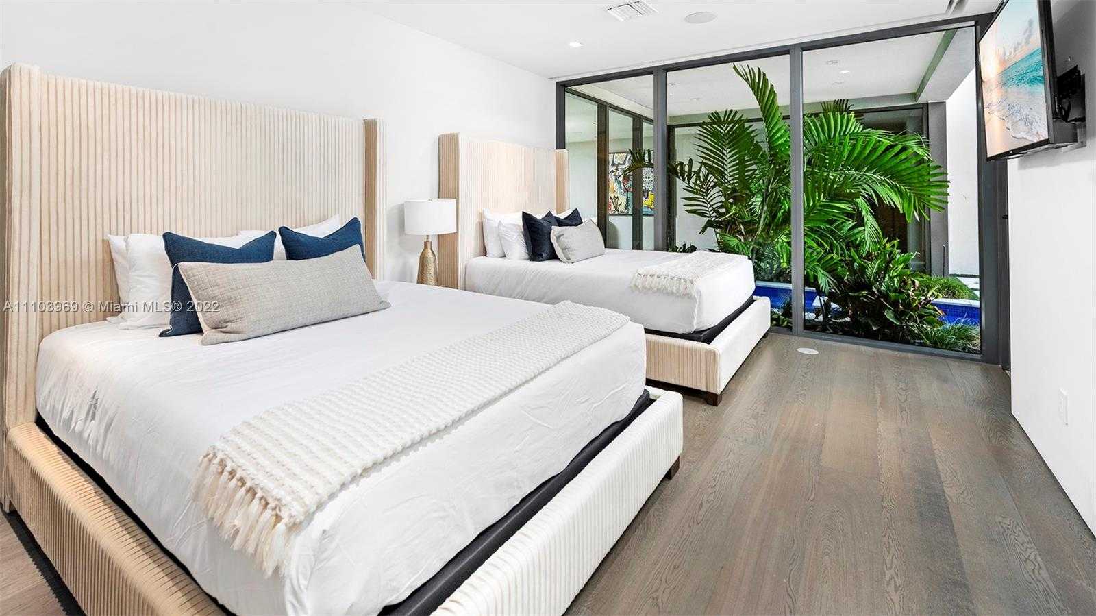 Small Image of 440 MOLA AVE, Fort Lauderdale Number 30