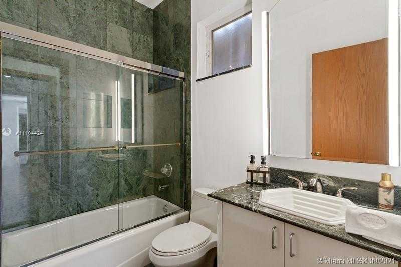 Small Image of 625 BUTTONWOOD LN #n/a, Miami Number 12