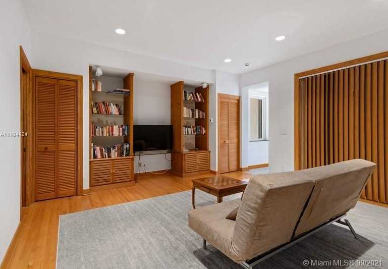 Small Image of 625 BUTTONWOOD LN #n/a, Miami Number 14