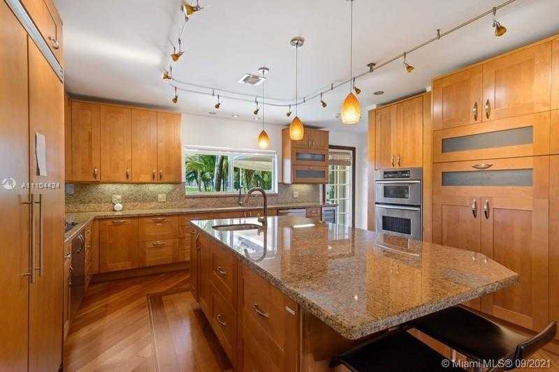 Small Image of 625 BUTTONWOOD LN #n/a, Miami Number 5