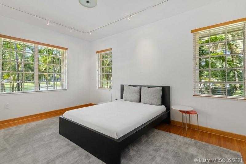 Small Image of 625 BUTTONWOOD LN #n/a, Miami Number 7