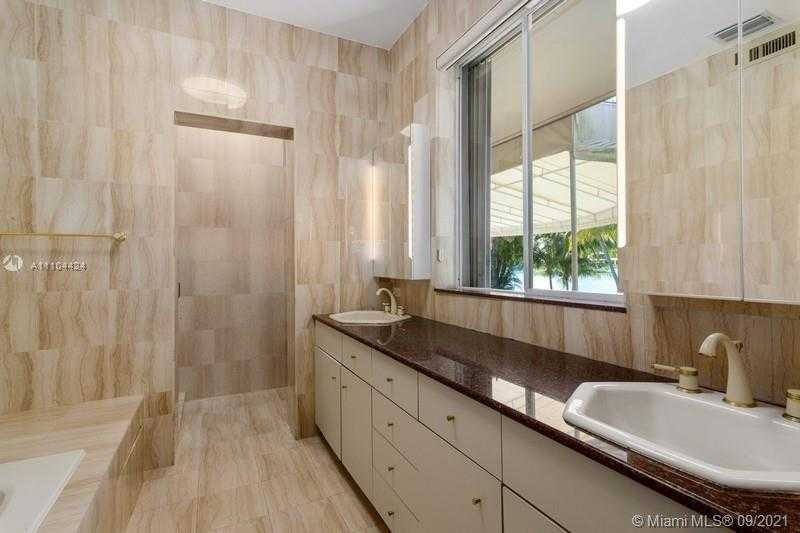 Small Image of 625 BUTTONWOOD LN #n/a, Miami Number 8