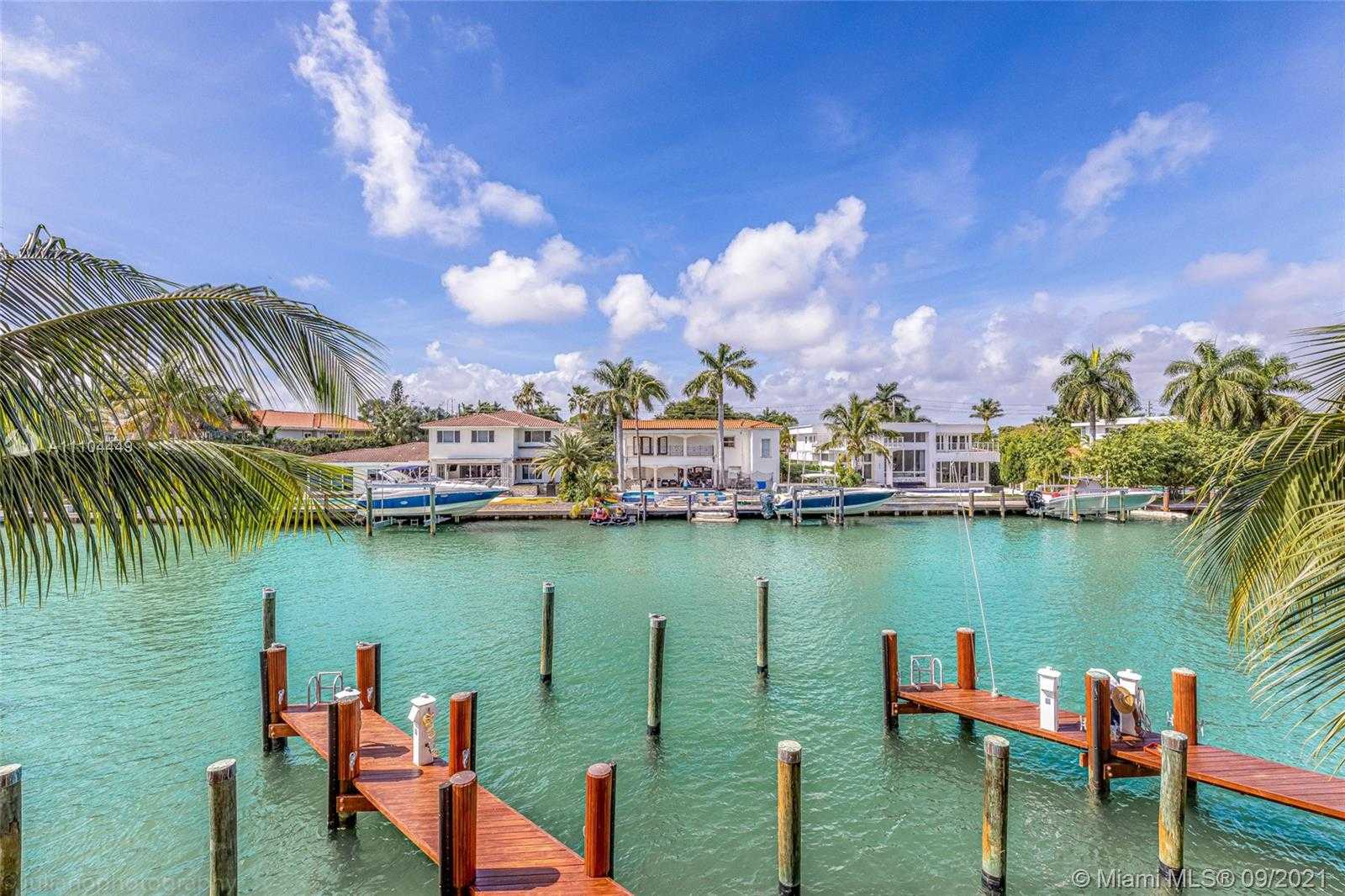 Small Image of 9400 WEST BAY HARBOR DR #203, Bay Harbor Islands Number 31