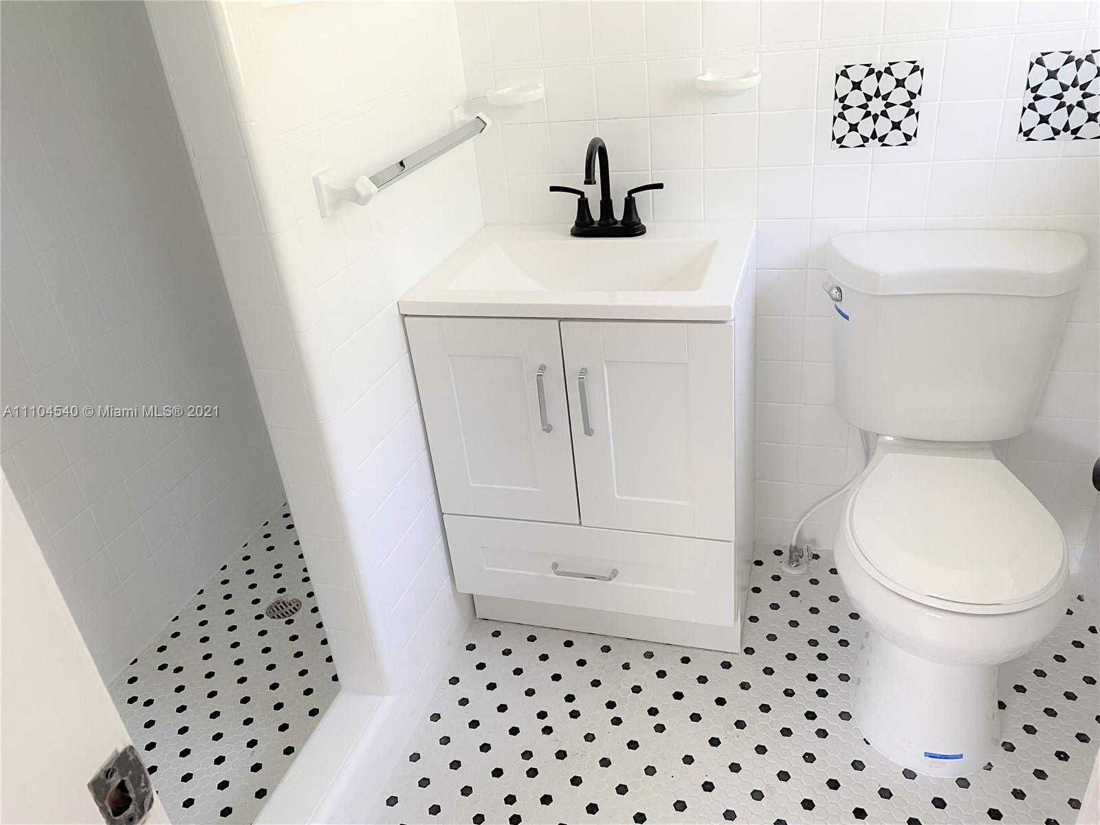 Small Image of 9045 HAWTHORNE AVE, Surfside Number 12