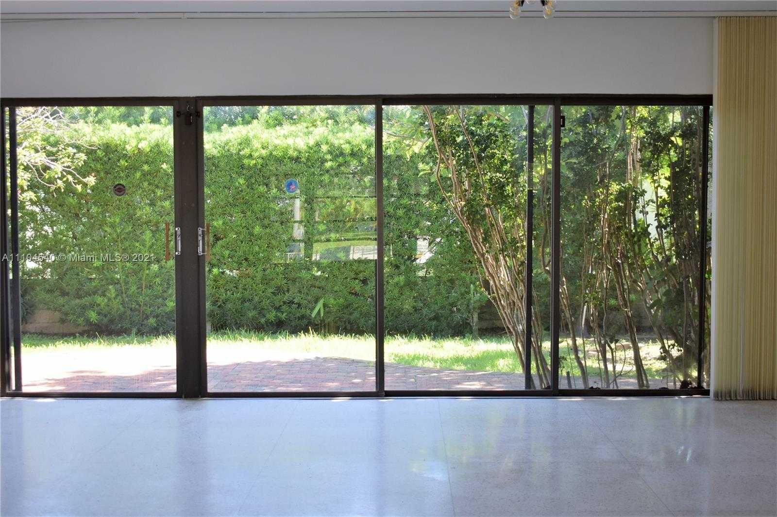 Small Image of 9045 HAWTHORNE AVE, Surfside Number 18