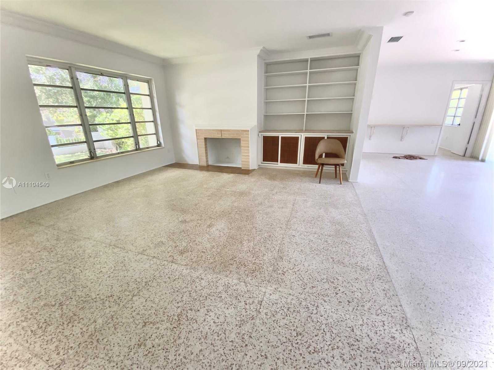 Small Image of 9045 HAWTHORNE AVE, Surfside Number 19