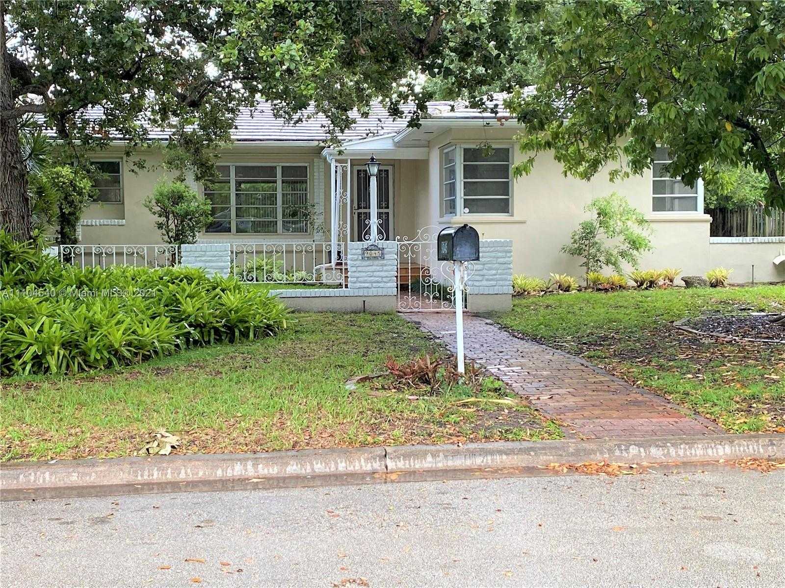 Small Image of 9045 HAWTHORNE AVE, Surfside Number 2