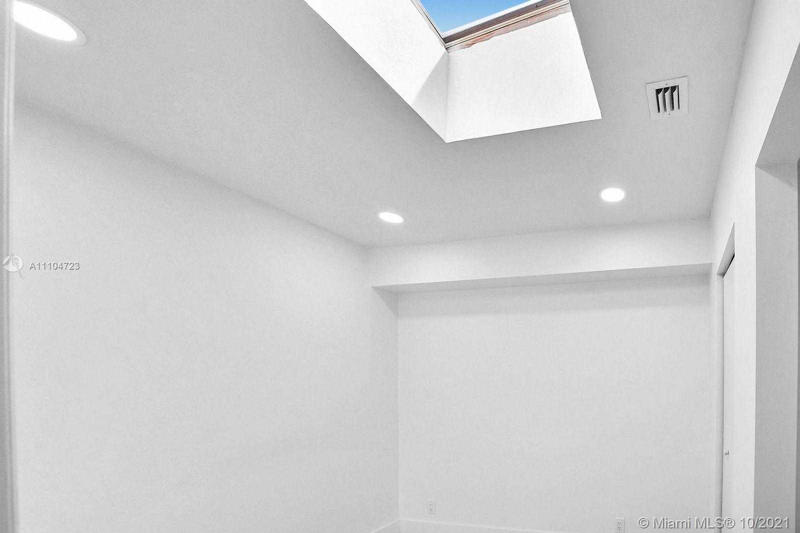 Small Image of 1612 NORTH EAST 16TH AVE #., Fort Lauderdale Number 10
