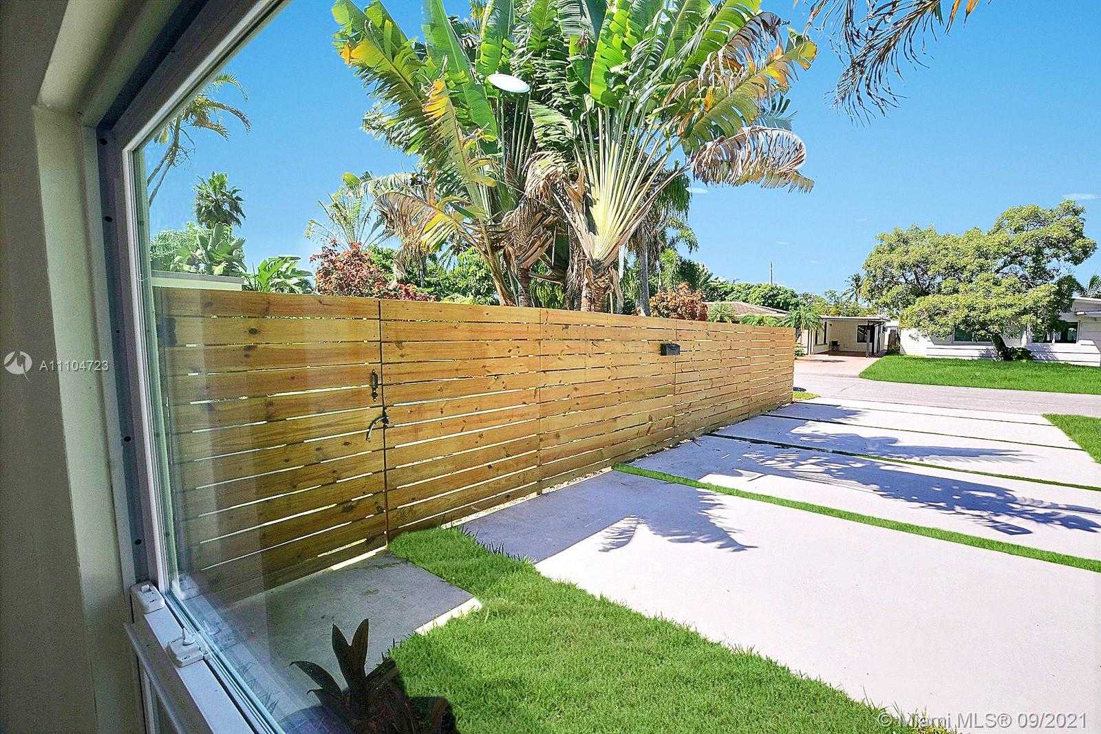 Small Image of 1612 NORTH EAST 16TH AVE #., Fort Lauderdale Number 3