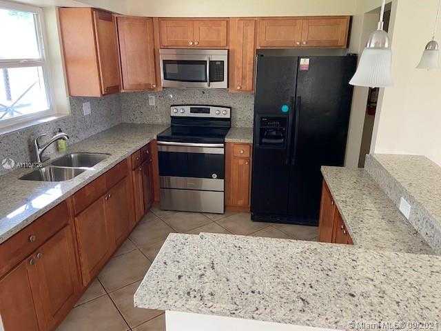 Small Image of 8810 NORTH WEST 10TH ST, Pembroke Pines Number 6