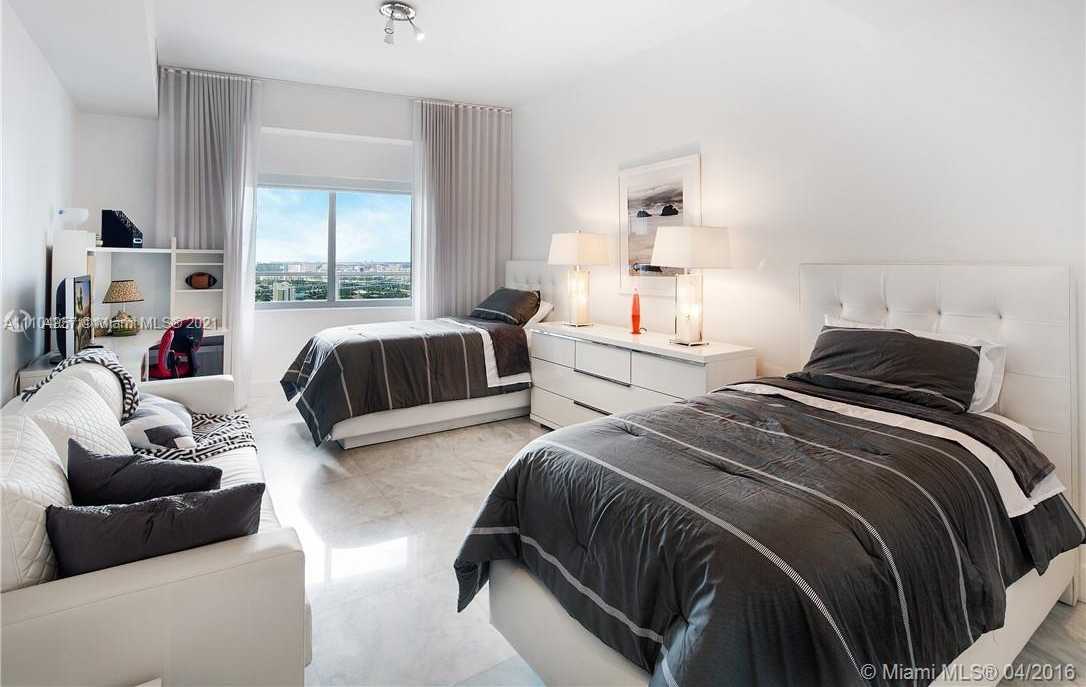 Small Image of 1100 BISCAYNE BLVD #2702, Miami Number 11