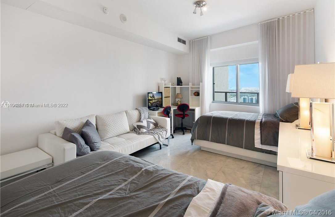 Small Image of 1100 BISCAYNE BLVD #2702, Miami Number 12